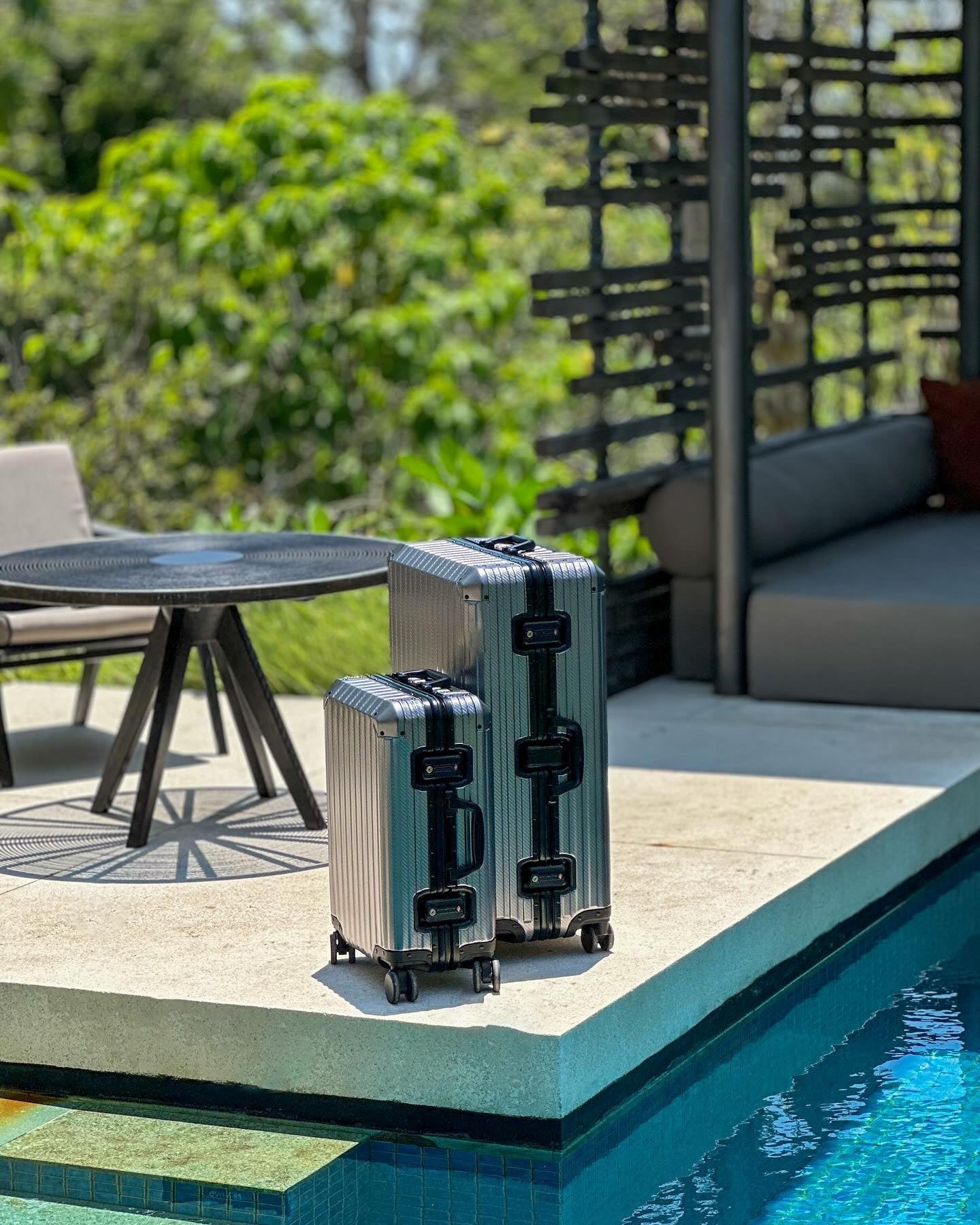 Rova Aluminum Suitcase Gunmetal