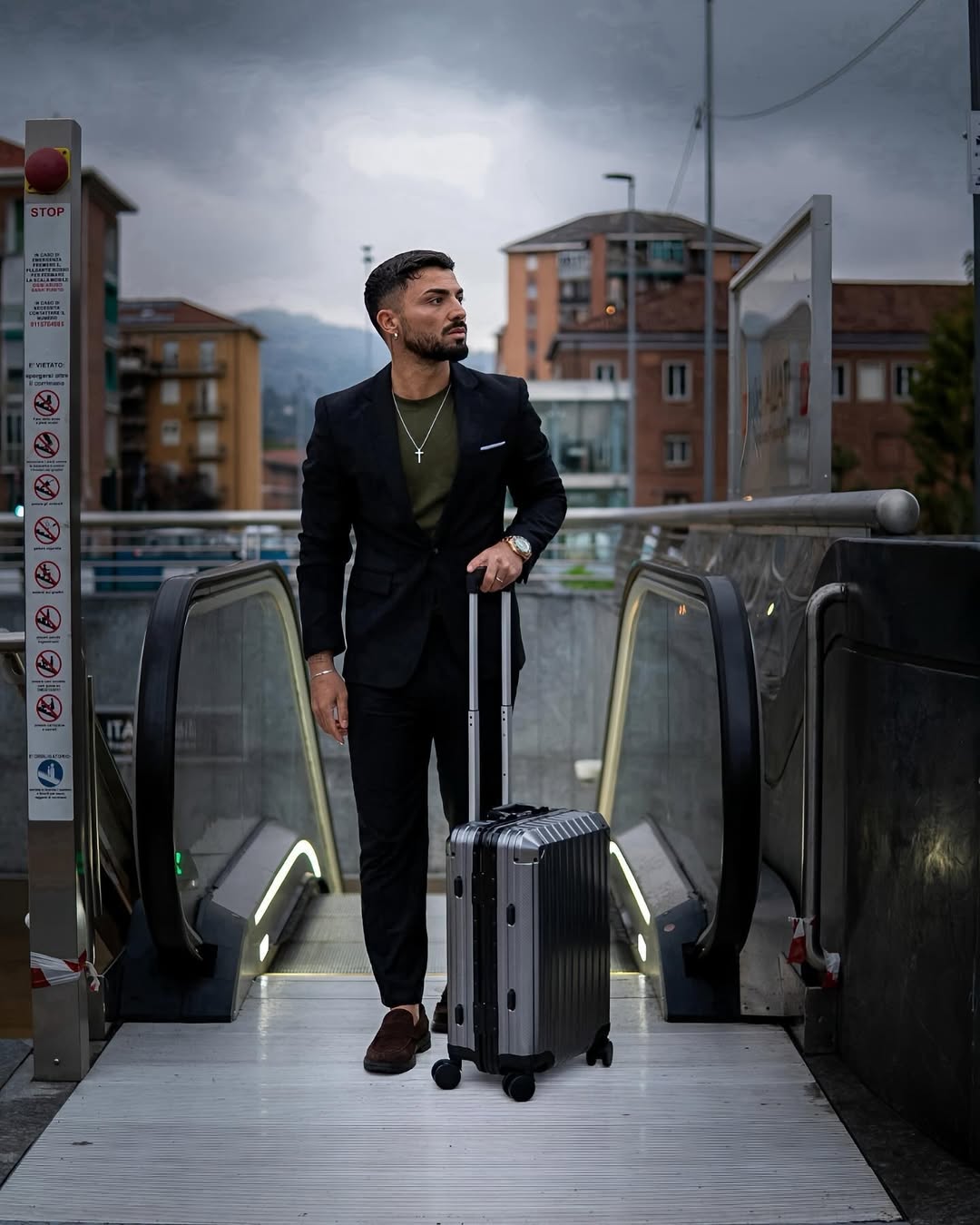 Rova Aluminum Suitcase Gunmetal