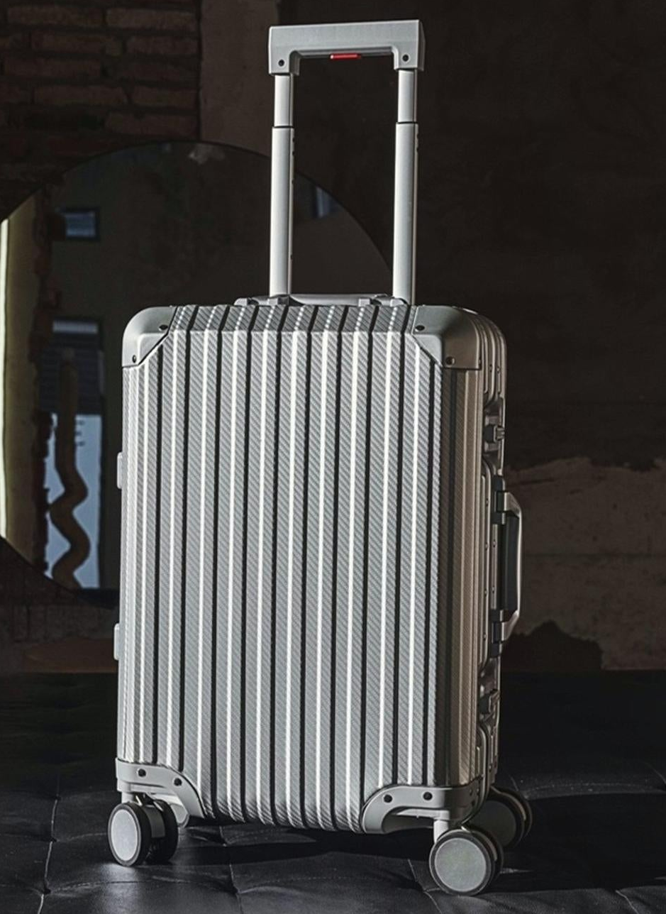 Rova Aluminum Suitcase Silver