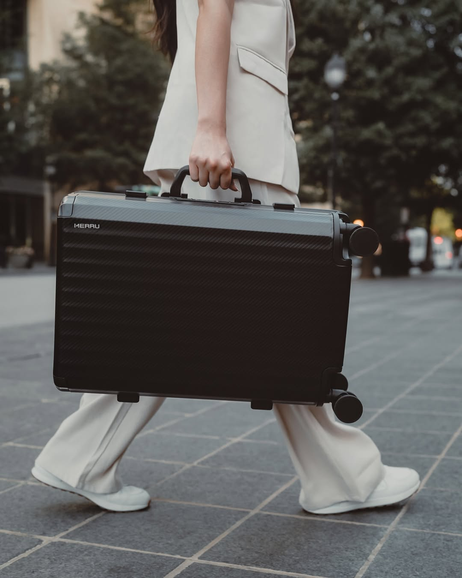 Frame Aluminum Suitcase Black