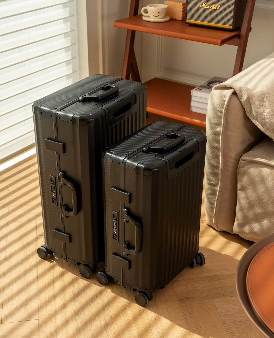 Frame Aluminum Suitcase Black MERRU