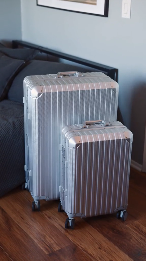 Rova Aluminum Suitcase Silver