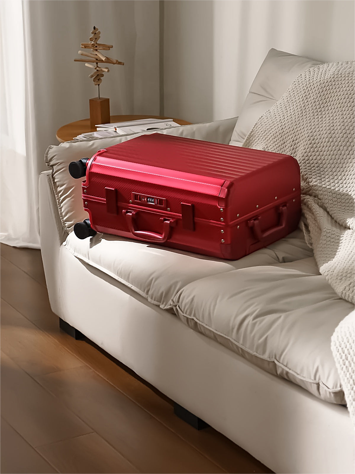 Rova Aluminum Suitcase Red MERRU