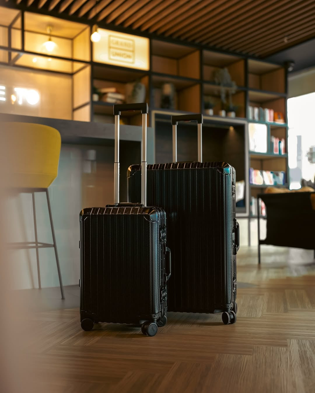 Rova Aluminum Suitcase Black