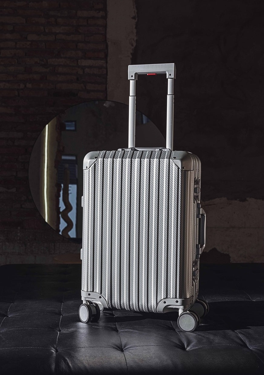 Rova Aluminum Suitcase Silver