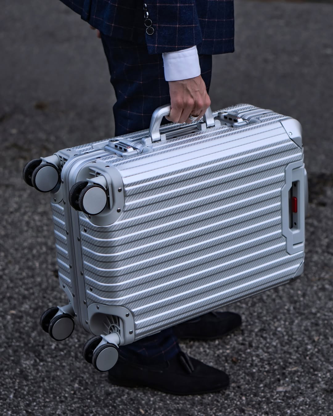Rova Aluminum Suitcase Silver